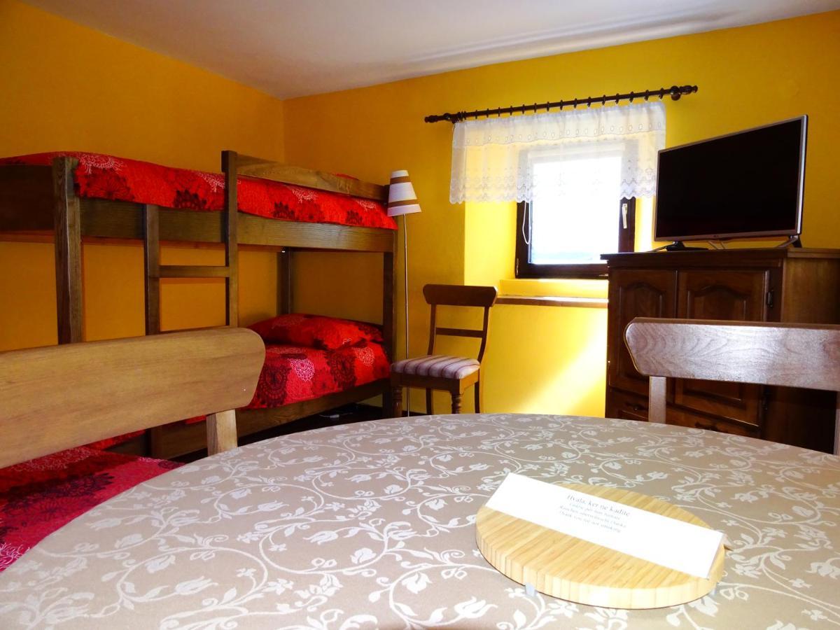 Apartmaji Pr-Gujlu Sela Nad Podmelcem 5220 Tolmin Podmelec 외부 사진